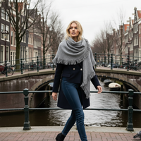 Lorena Driekhoekige sjaal met gebreide wol